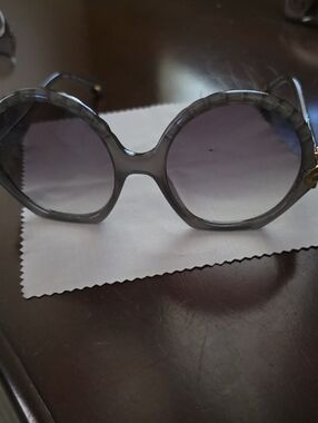 Chloe Gray Tortoiseshell Round Sunglasses with Gradient Lenses
